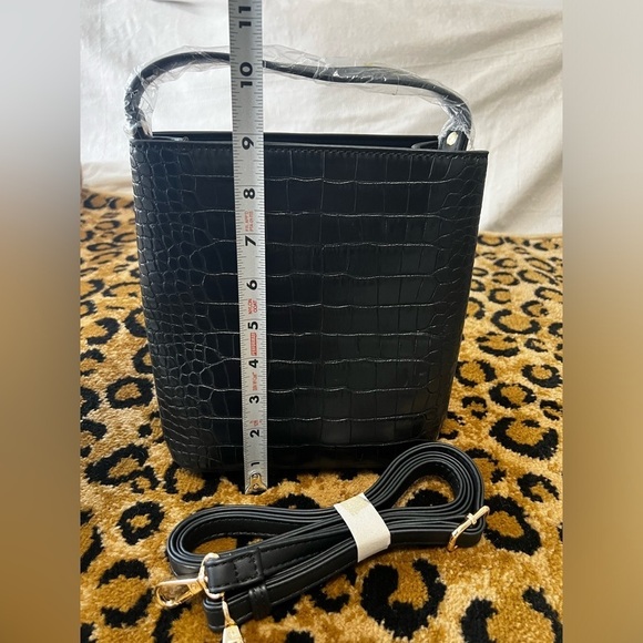 New AOTA‎ All of the Above Elena Bucket bag in black. Retails for $188. - Picture 6 of 8